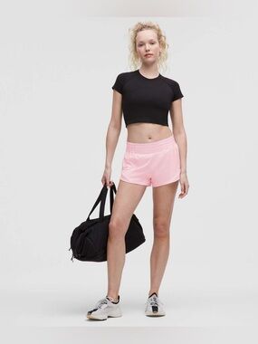 Lululemon Hotty Hot High Rise Short 2.5" Lined size 6/8/10 Pink Organza PNKO